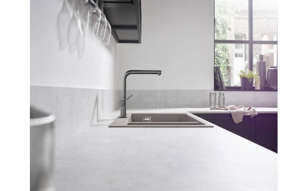 Кухненски смесител Hansgrohe Talis M54 72808340 – премиум модел в четкан черен хром