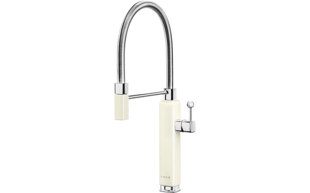 Смесител SMEG MDF50CR – ретро дизайн с професионална функционалност